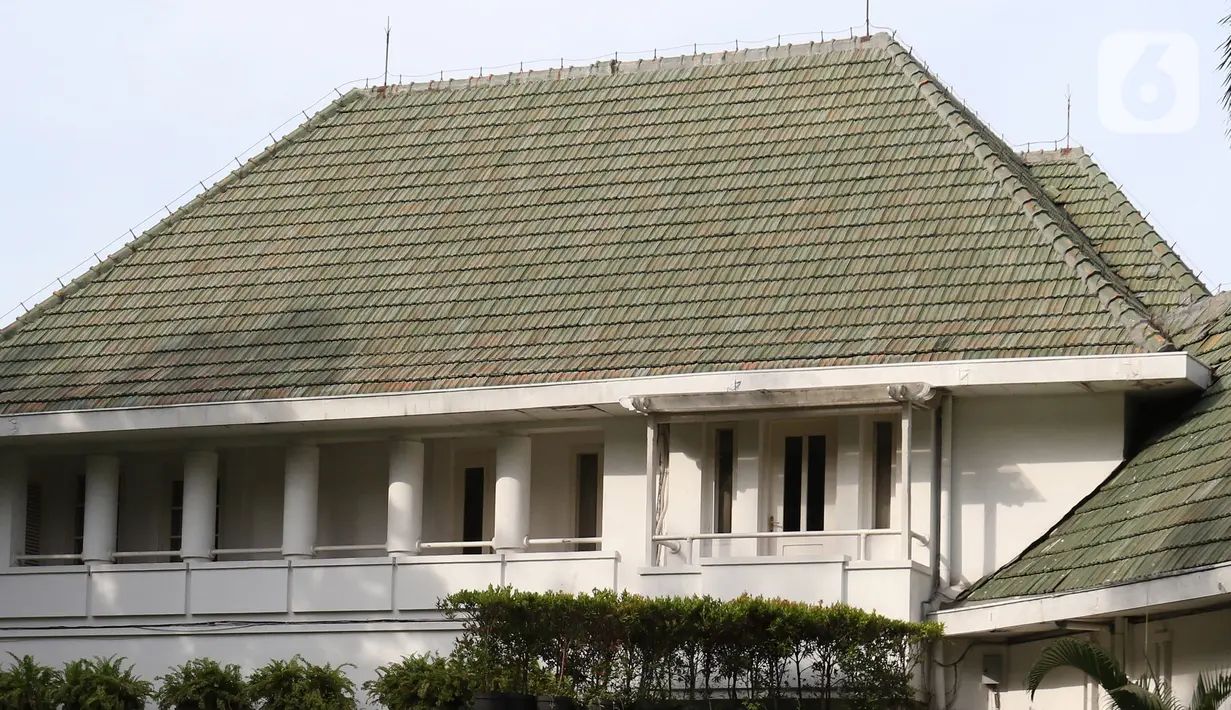 Suasana Rumah Dinas Gubernur DKI Jakarta di kawasan Taman Suropati, Jakarta, Senin (7/10/2019). Kepala DCKTRP DKI Jakarta, Heru Hermawanto mengatakan bahwa kondisi rumah dinas Gubernur DKI Jakarta sudah mengalami beberapa kerusakan sehingga perlu diperbaiki. (Liputan6.com/Herman Zakharia)
