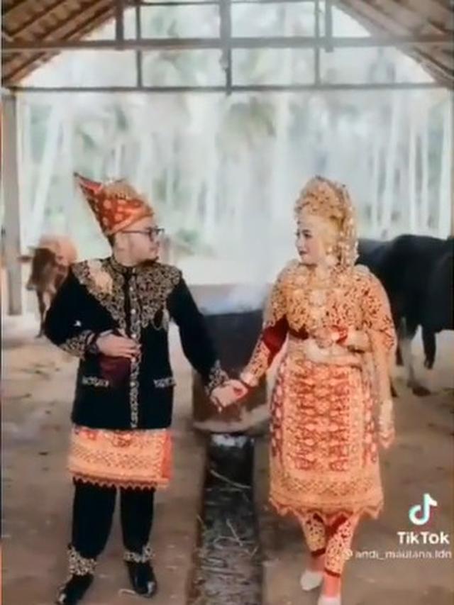 Pasangan Ini Foto Prewedding di Kandang Bebek dan Sapi, 6 Hasilnya Tetap Estetik