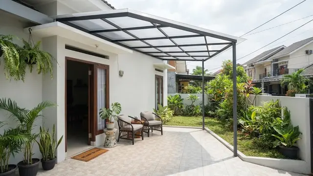 Model kanopi sederhana untuk teras kecil agar tetap terang di siang hari desain kanopi rangka minimal
