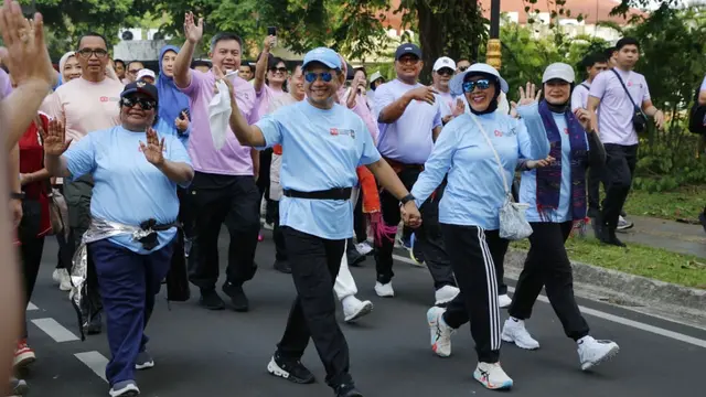 Ribuan Peserta Jalan Sehat & Ramaikan Bazar di TMII