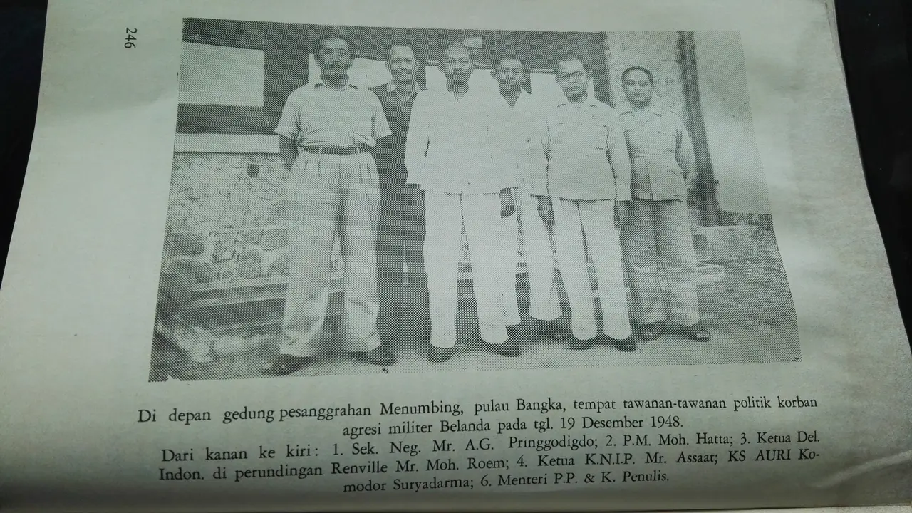 Bung Hatta dan para pejuang kemerdekaan yang diasingkan di Bangka.