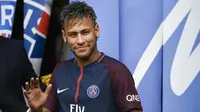 Melepas Neymar ke Paris Saint-Germain. Neymar datang ke Barcelona saat Bartomeu menjabat Wakil Presiden Barcelona pada 2013. Pada 2017 saat duetnya dengan Lionel Messi begitu memukau, justru rela melepasnya ke PSG tanpa ada keinginan untuk mempertahankannya. (AFP/Lionel Bonaventure)