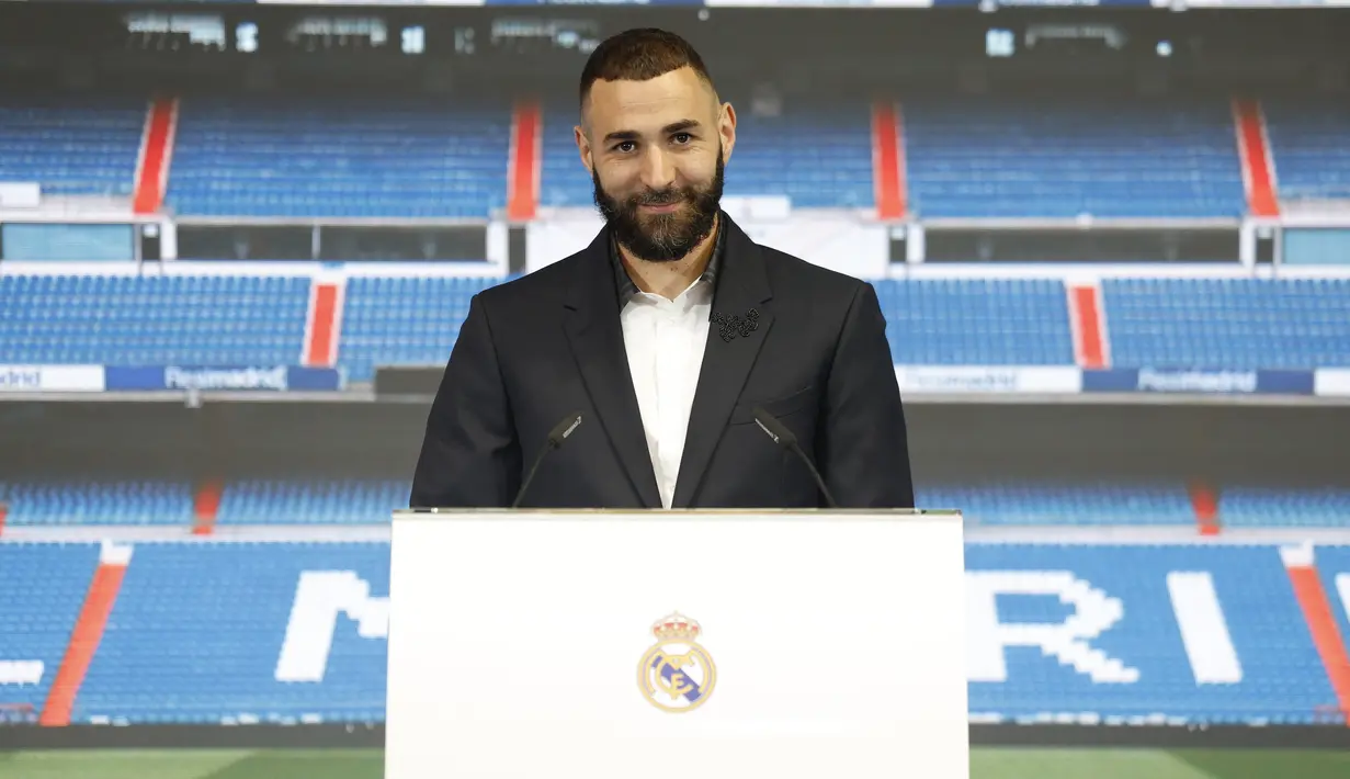 Karim Benzema Resmi Gabung Al Ittihad, Dapat Gaji Rp 3,1 Triliun Foto