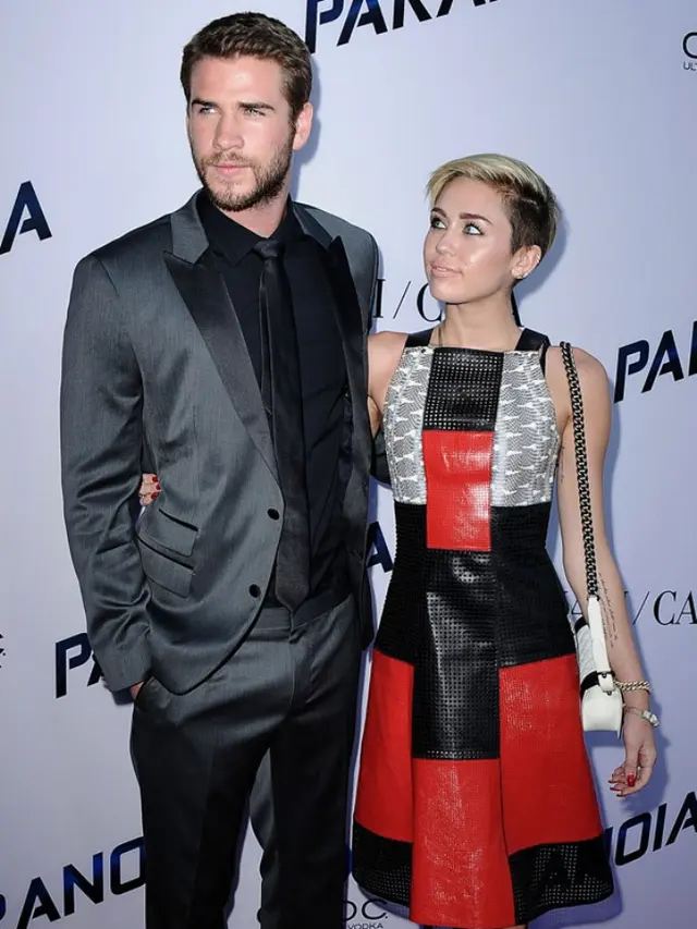 [Bintang] Miley Cyrus - Chris Hemsworth