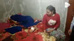 Seorang siswi alami luka di kakinya akibat dihukum guru jalan jongkok saat panas terik. Sang siswi kini tak bisa bersekolah karena kakinya melepuh.