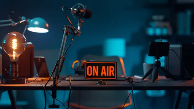 Ilustrasi siaran radio. (Unsplash/demaerre)