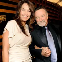Robin Williams dan Susan Schneider (via people.com)