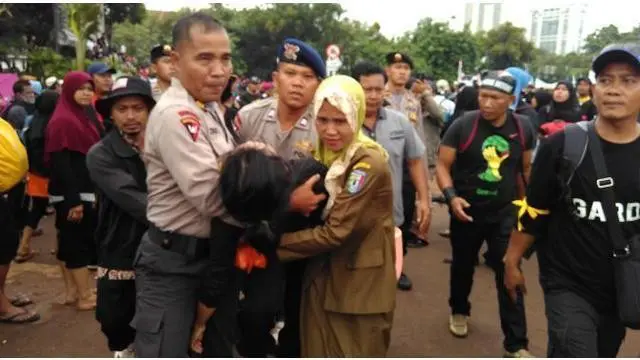 News Flash: Tuntut Perubahan Status, 5 Guru Honorer Meninggal Dunia