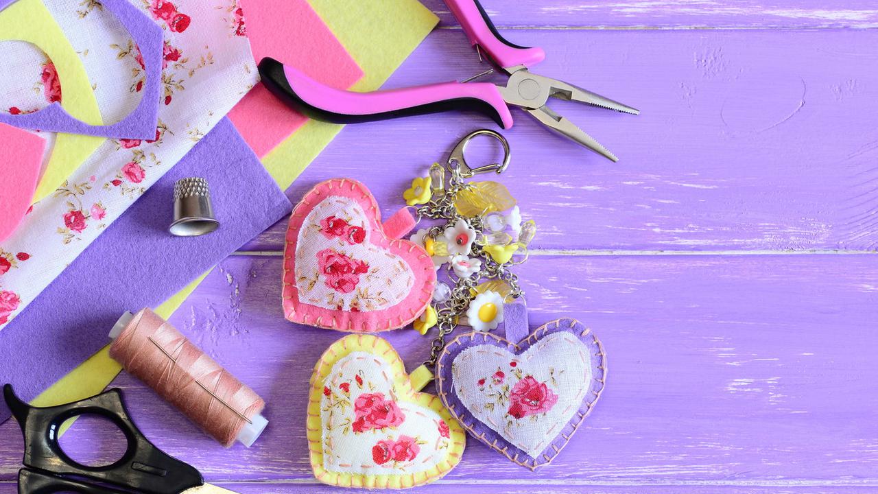 cara membuat gantungan kunci dari kain flanel