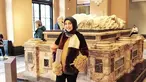 Wanita berusia 31 tahun, tampak sangat trendi mengenakan pakaian berwarna oranye dan hitam. Foto tersebut diambil Ratna saat usia kehamilan 6 bulan. Meski tengah hamil besar, Ratna tetap selalu tampil trendi. (Liputan6.com/IG/@ratnagalih)