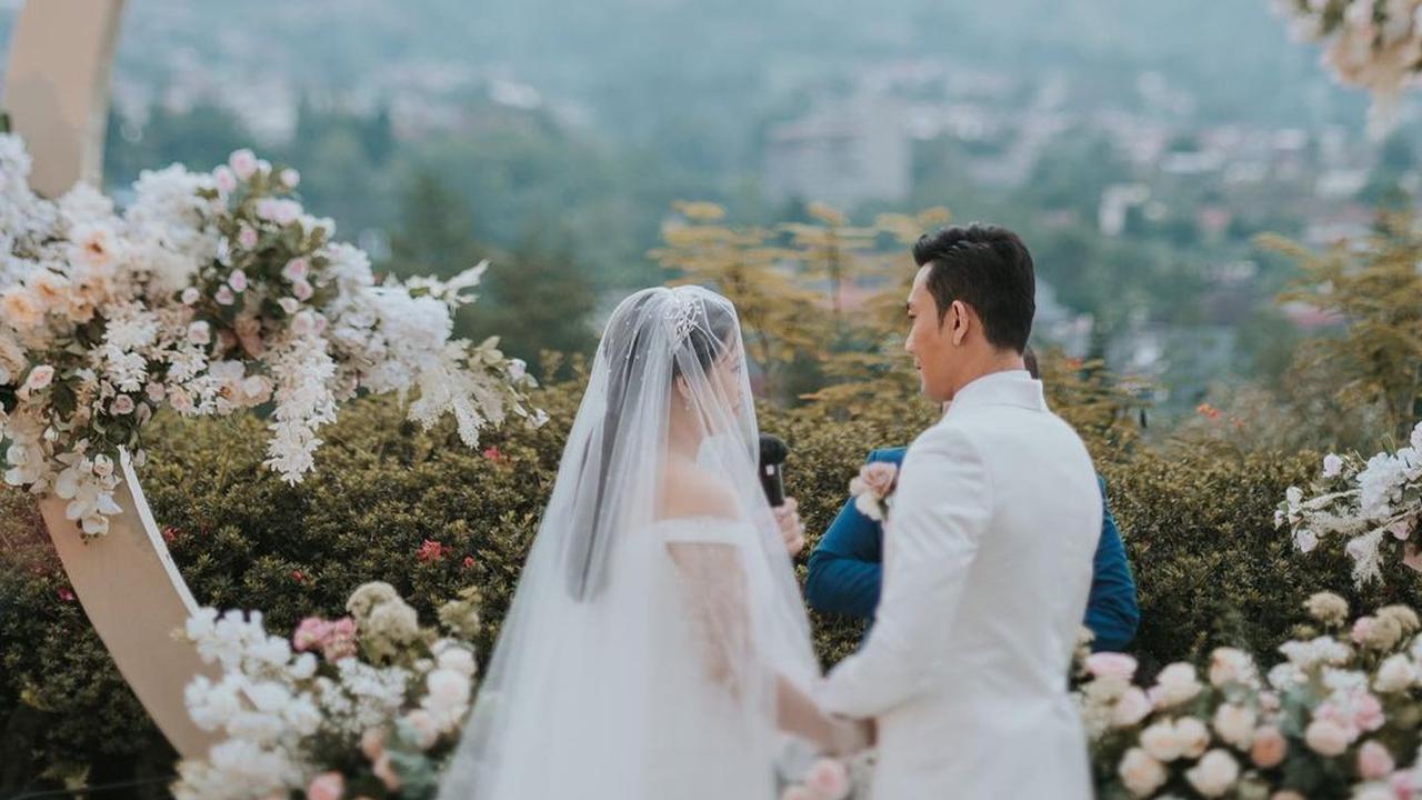 Denny Sumargo dan Olivia Allan. (Foto: Instagram @sumargodenny)