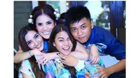 Keakraban Erich Al Amin bersama klien sekaligus sahabatnya Nindy, Ashanty, dan Aurel Hermansyah (Foto: Instagram Erich Al Amin)