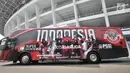 Penampakan bus baru Timnas Indonesia saat diluncurkan di Gelora Bung Karno (GBK), Jakarta, Minggu (22/7). Bus ini merupakan hibah dari bentuk kerja sama antara PSSI dan Supersoccer Indonesia. (Merdeka.com/Iqbal Nugroho)