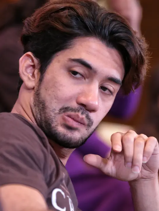 Ditemui di  Plaza Indonesia, Jakarta Pusat, Jumat (5/5/2017), Reza menceritakan sosok Adinia yang membuatnya mudah dalam memainkan perannya di film ini. Semua terjadi karena adanya kerjasama yang baik di antara keduanya. (Adrian Putra/Bintang.com)