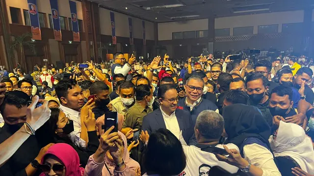 Bakal Calon presiden Partai NasDem Anies Baswedan menyampaikan pidato politik pada acara Deklarasi Relawan IndonesiAnies: Merawat Semangat Kebangsaan, Meretas Jalan Keadilan, di Jakarta Covention Center, Jakarta Pusat,  Rabu (2/11/2022).