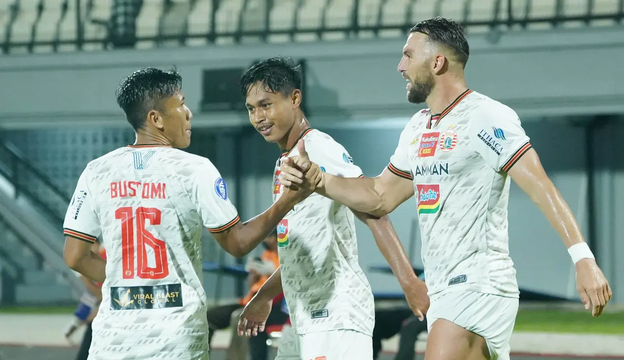 Persija Jakarta berhasil memetik poin penuh usai mengalahkan PSIS Semarang 2-1 di pekan ke-18 BRI Liga 1 musim ini. Kemenangan ini menjadi debut manis bagi Bustomi. (Dok Persija)