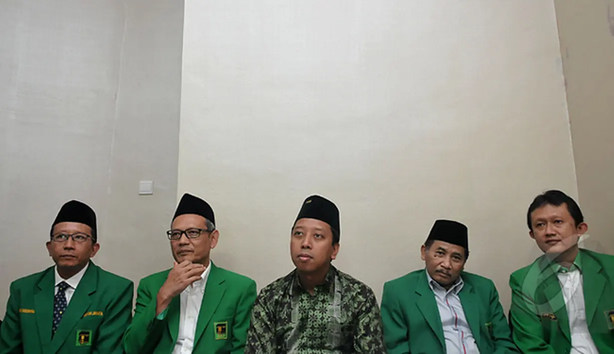 Romahurmuziy (tengah),  saat mengikuti musyawarah Kerja Wilayah PPP DKI Jakarta, Senin (23/2/2015). Romahurmuziy yakin partai PPP akan menjadi peringkat nomer satu dalam pemilu yang akan datang. (Liputan6.com/JohanTallo)