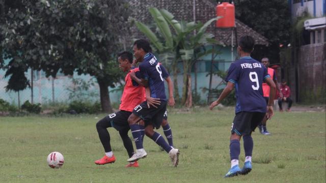 Persis Solo