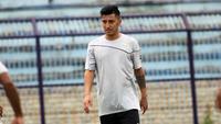 Zohib Islam Amiri, pemain asing Persela. (Bola.com/Aditya Wany)
