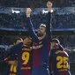 Bek Barcelona, Gerard Pique, merayakan kemenangan Barcelona di El Clasico 2017 dengan membuka tiga botol wine seharga Rp 85 juta. (AFP/Curto De La Torre)