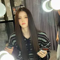 Han So Hee pamerkan behind the scene pemotretan terbarunya. (instagram.com/xeesoxee)