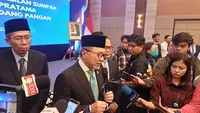 Menteri Koordinator Bidang Pangan Zulkifli Hasan (Zulhas) dalam upacara pelantikan dan pengambilan sumpah pejabat pimpinan tinggi Pratama di Graha Mandiri, Jakarta, Senin (11/11/2024). (Maulandy/Liputan6.com)