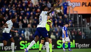 Inter Milan memetik kemenangan 4-3 atas Como pada laga pekan ke-32 Serie A di Stadio Giuseppe Sinigaglia, Senin (13/04/2026) dini hari WIB. (AFP/Piero CRUCIATTI)