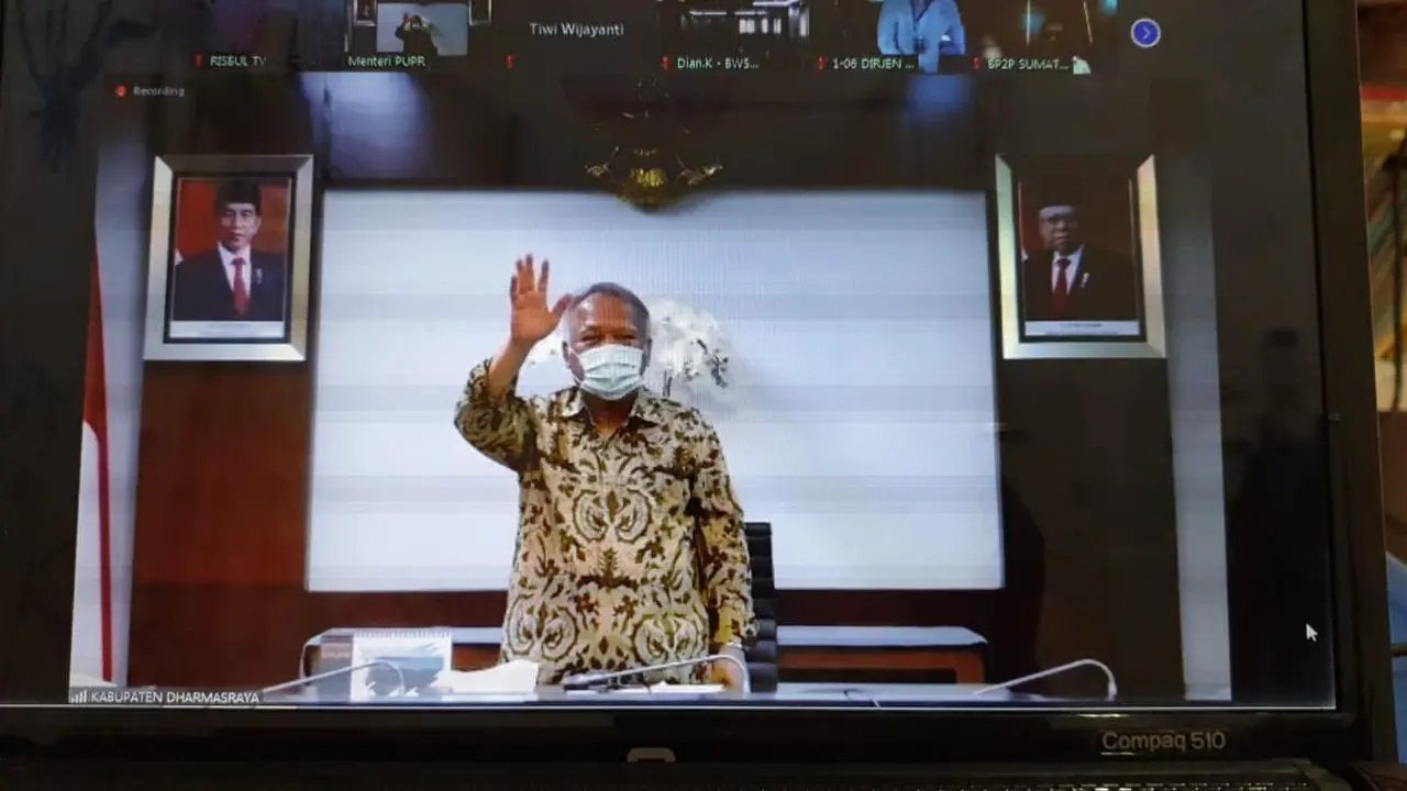 Menteri PUPR Basuki Hadimuljono meresmikan sejumlah proyek di Kabupaten Dharmasraya, Sumatera Barat secara virtual