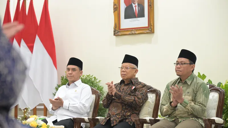 Wakil Presiden Ma’ruf Amin saat membuka Musyawarah Nasional (Munas) Ke-10 Forum Zakat bertema “Gerakan Zakat Menyongsong Indonesia Emas 2045” di Istana Wapres, Jakarta Pusat, Selasa (16/07/2024).