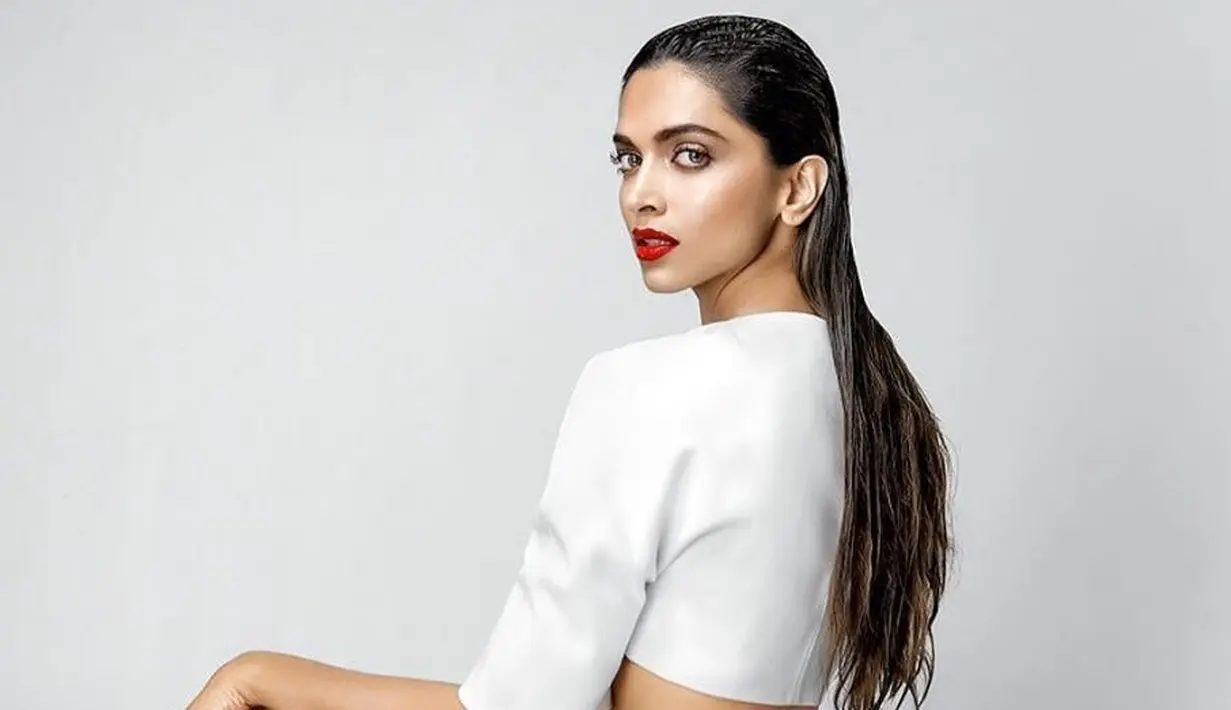 Setelah bermain dalam Padmavati, kabarnya Deepika Padukone sangat berhati-hati dalam memilih film yang akan diperankannya. Lantaran ia tak mau dibayang-banyangi dengan Padmavati. (Foto: instagram.com/deepikapadukone)