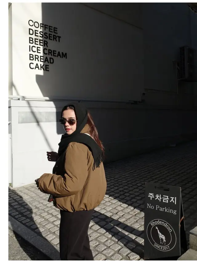 6 Gaya Musim Dingin Audi Marissa Bak Pakai Hijab saat Liburan Terbaru di Korea