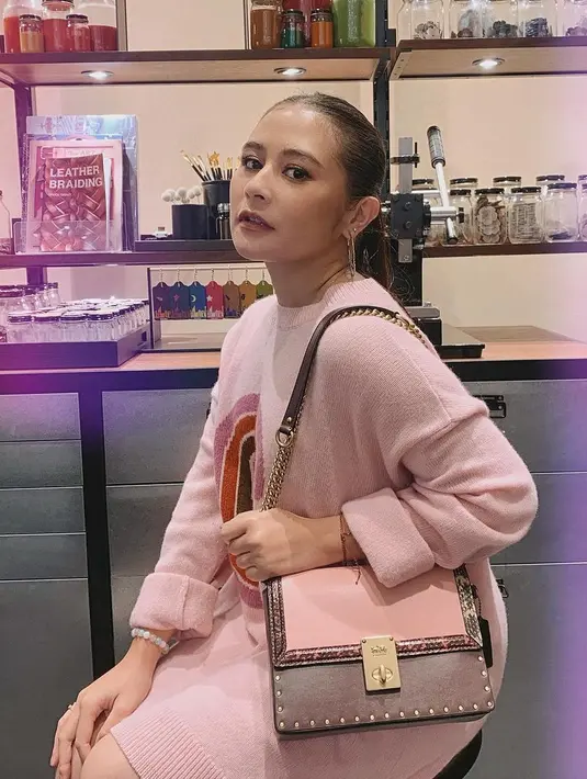 Prilly Latuconsina (Instagram/prillylatuconsina96)