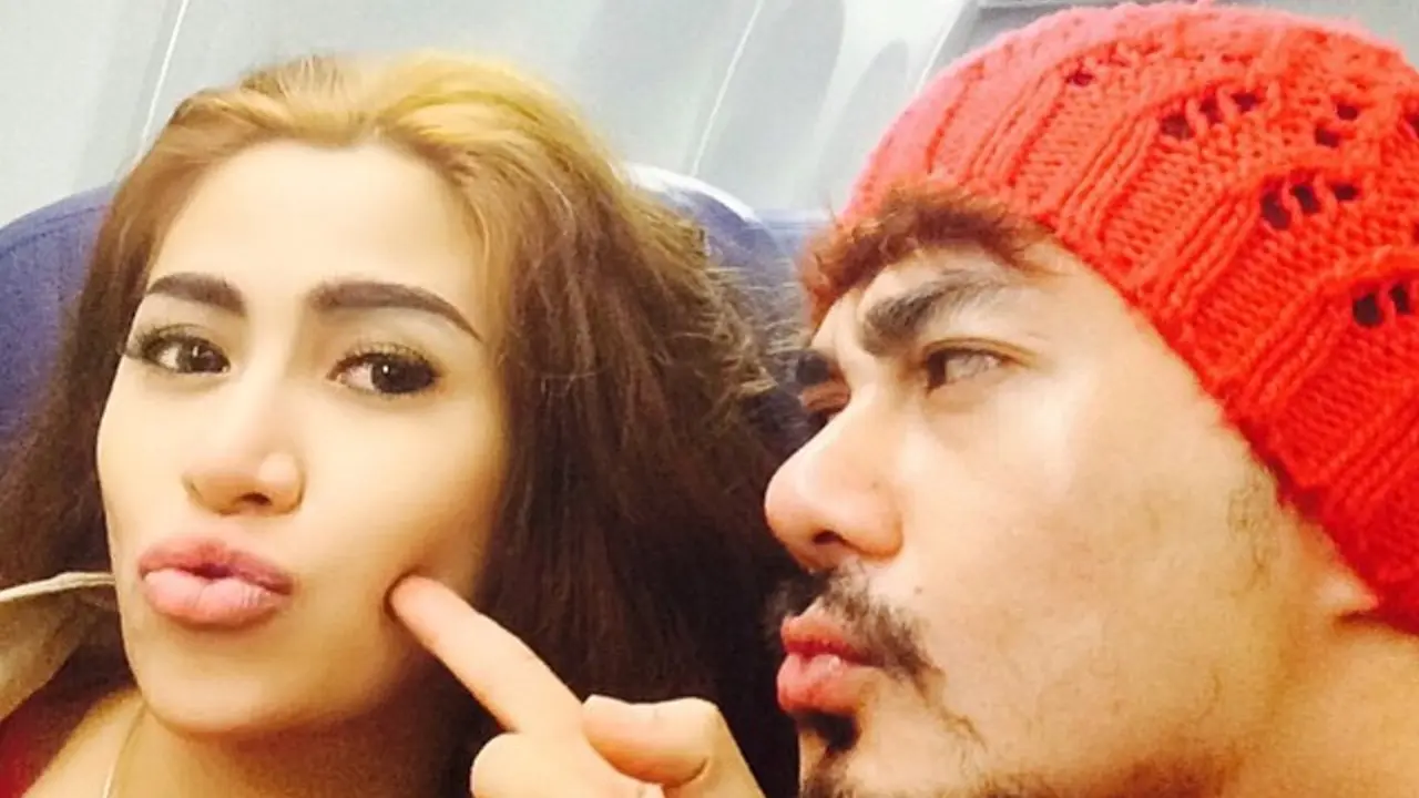 [Bintang] Cinta Penelope dan Dony Hermawan