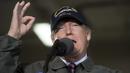 US President Donald Trump speaks aboard the pre-commissioned USS Gerald R. Ford aircraft carrier in Newport News, Virginia, March 2, 2017. / AFP PHOTO / SAUL LOEB