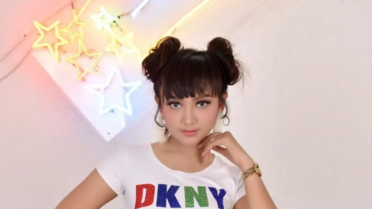 Gaya Jihan Audy dengan Rambut Berponi, Terlihat Imut