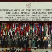 Ternyata souvenir KAA 2015 nggak hanya terdiri dari satu barang.