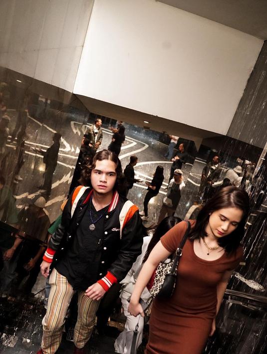 Saat memasuki ruang konser, Dul Jaelani dan Tissa Biani, belum menunjukkan kemesraannya. (Foto: Instagram/@duljaelani)