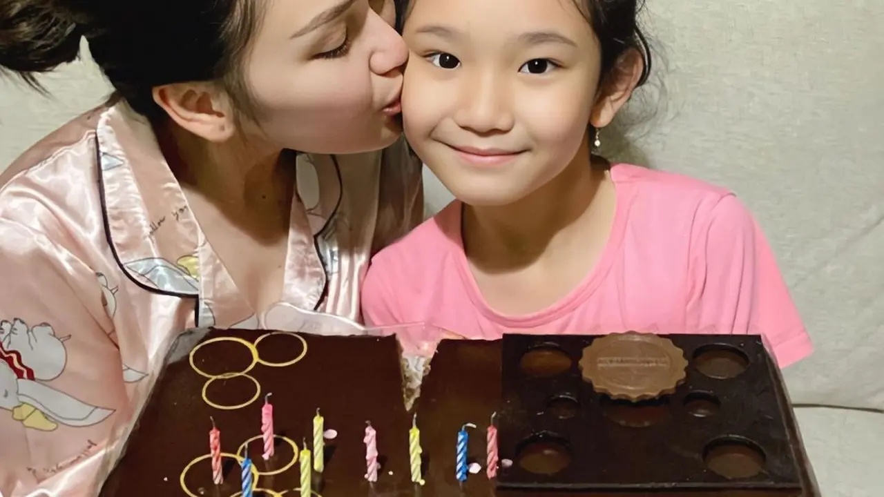 Bilqis anak Ayu Ting Ting ulang tahun ke-9 (Foto: Instagram ayutingting92)