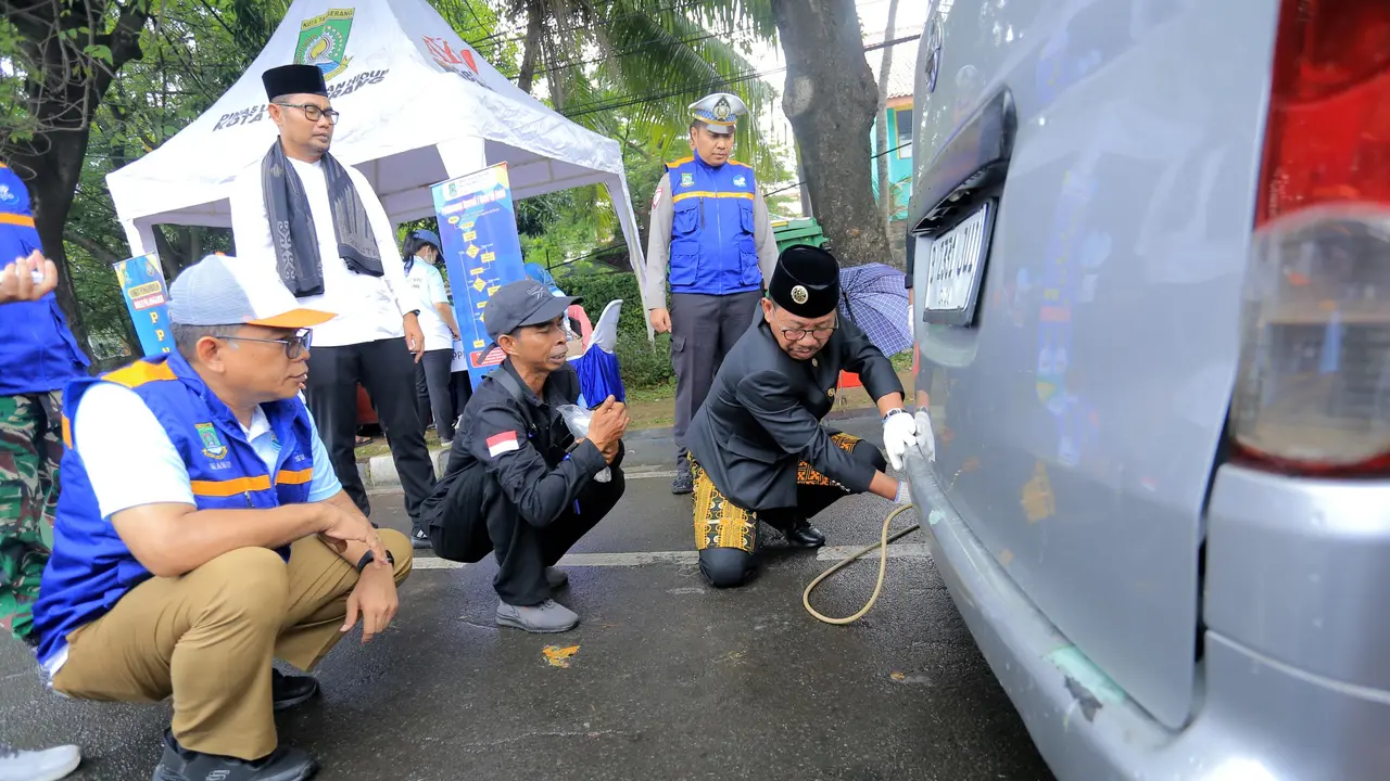 Dinas Lingkungan Hidup Kota Tangerang melalukan uji emisi massal di beberapa titik di Kota Tangerang (Istimewa)