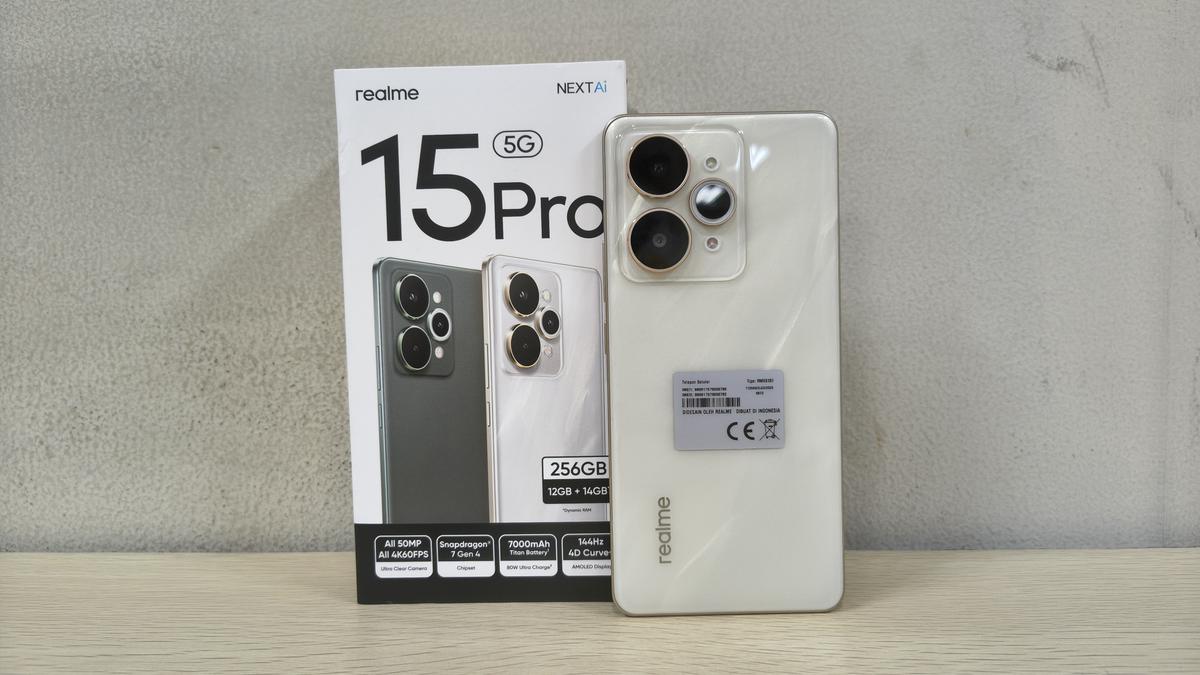 Hands-on Realme 15 Pro 5G: HP Tipis Baterai 7.000 mAh, Bisa Edit Foto Pakai Suara
