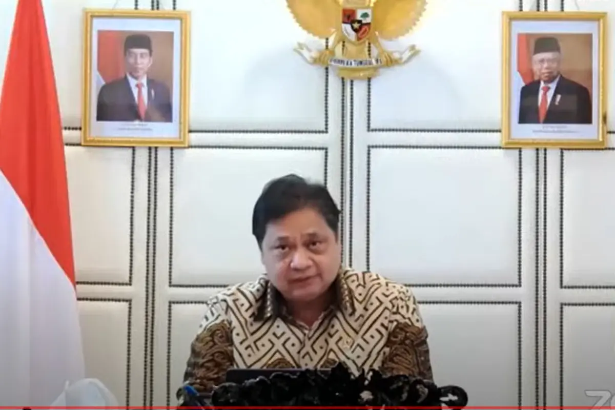 Menko Perekonomian Airlangga Hartarto saat konferensi pers evaluasi perpanjangan PPKM level.