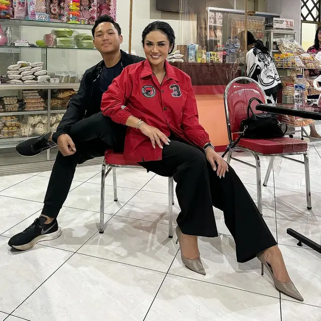 Krisdayanti dan Azriel Hermansyah