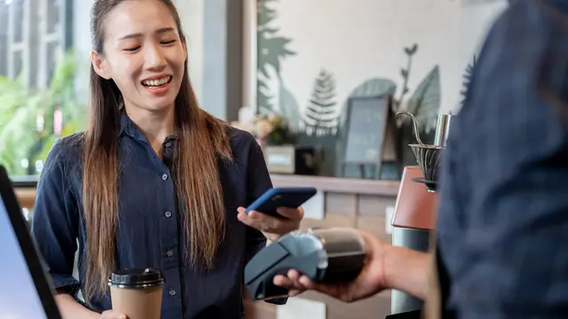 Transaksi Tanpa Keluarkan Kartu Kredit