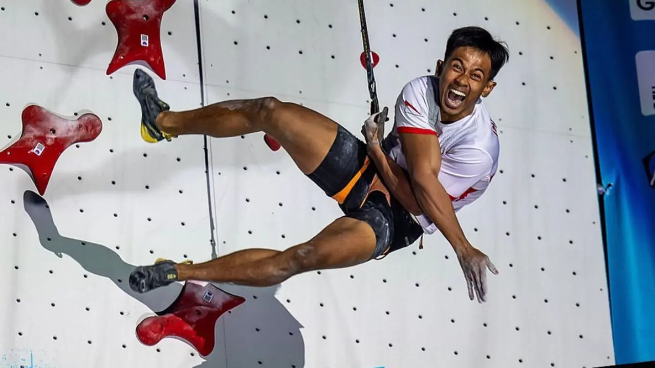 Rahmad Adi Mulyono berhasil meraih medali emas pada nomor speed dalam Piala Dunia Panjat Tebing 2023 di Chamonix, Prancis. (Istimewa)