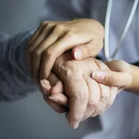 Ilustrasi Jangan Anggap Remeh, Masalah Kulit Seperti Pruritus dan Xerosis Bisa Turunkan Kualitas Hidup Lansia. Foto: Freepik.