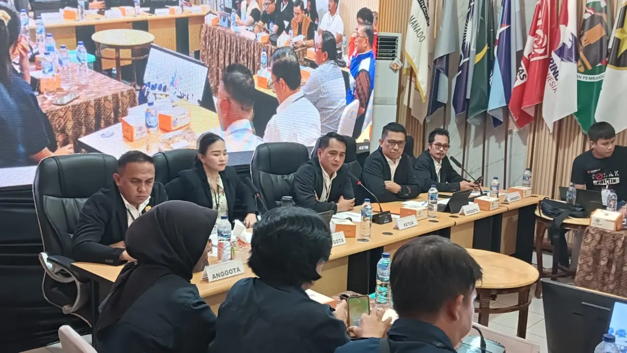 Sidang pleno yang dipimpin Ketua KPU Manado Ferley B Kaparang yang digelar selama dua hari.