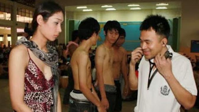 5 Fakta Menyedihkan Kehidupan Ladyboy di Thailand ...