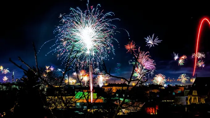 Ilustrasi malam pergantian tahun, perayaan Tahun Baru