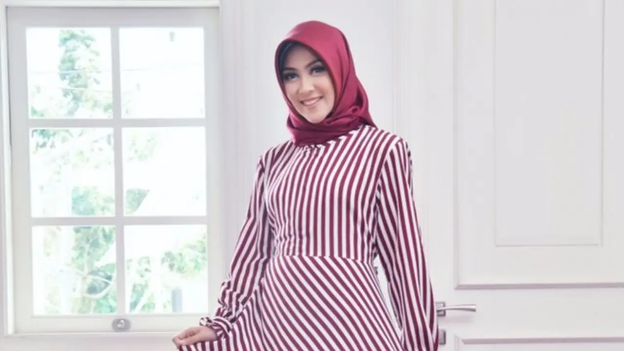 gamis motif garis