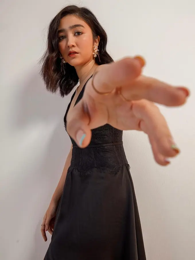 Febby Rastanty (https://www.instagram.com/p/CQTHUW-nMRJ/?utm_medium=copy_link)